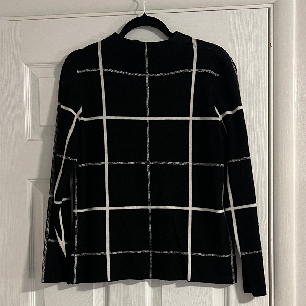 89th & Madison Black and White Knit Top